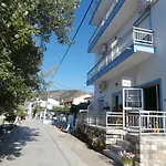 Hotel Prinos