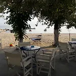 Hotel Prinos فندق *