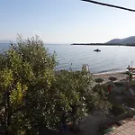 Hotel Prinos