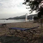 Hotel Prinos فندق *