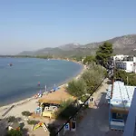 فندق Hotel Prinos *