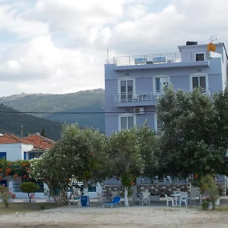 Hotel Prinos فندق *