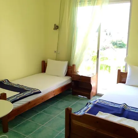 מלון Hotel Prinos *