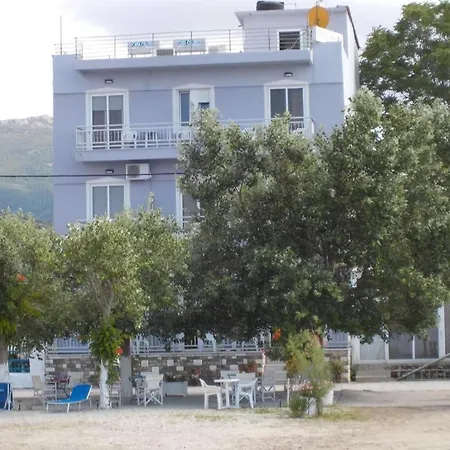 Hotel Prinos فندق