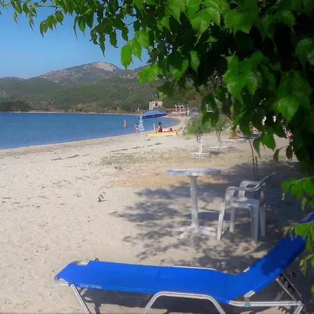 מלון Hotel Prinos