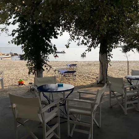 Hotel Prinos מלון *