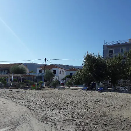 Hotel Prinos *