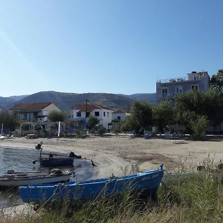 מלון Hotel Prinos